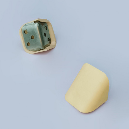 Уголок металический с пластиковой накладкой двойной ваниль - 0